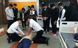 우리는  CPR강사